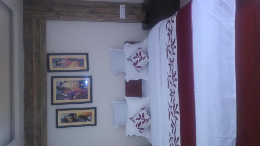 Breeze Hotel Sziliguri Kültér fotó