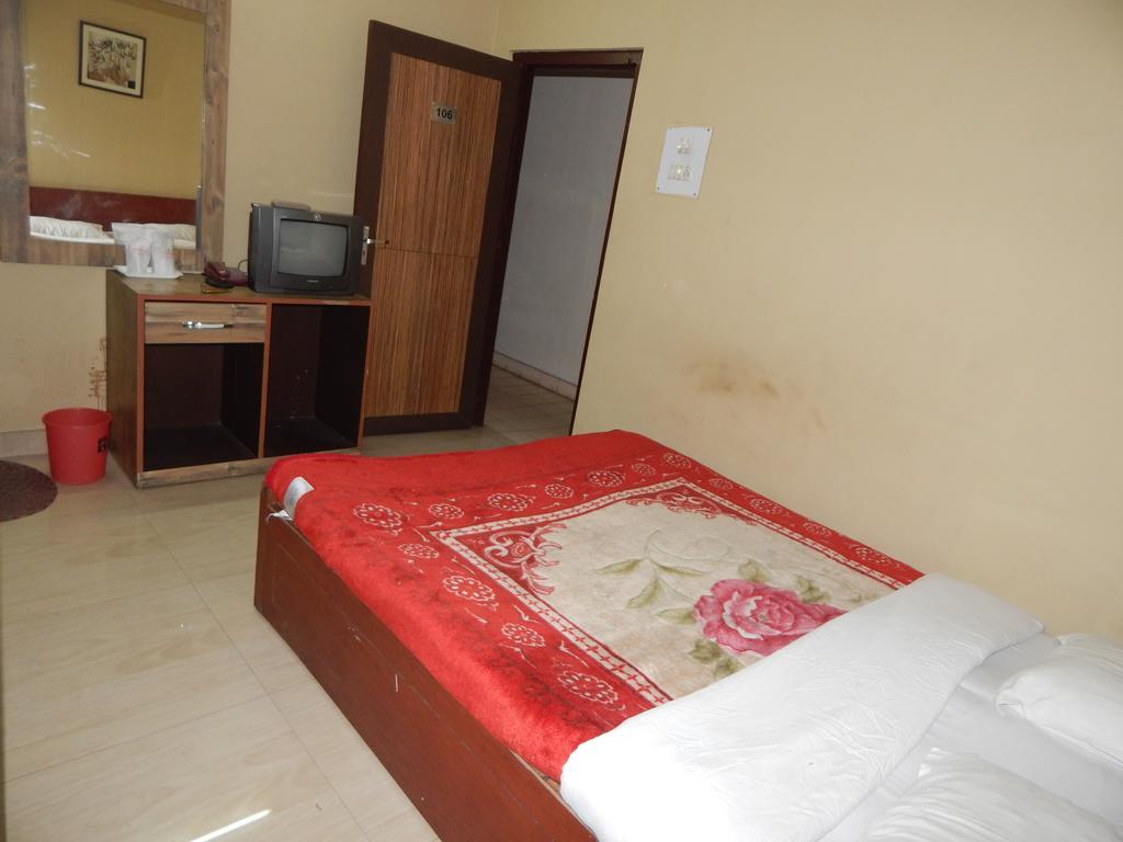 Breeze Hotel Sziliguri Kültér fotó