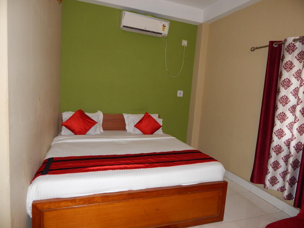 Breeze Hotel Sziliguri Kültér fotó